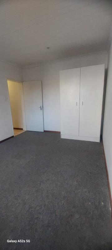 To Let 1 Bedroom Property for Rent in Heathfield Western Cape